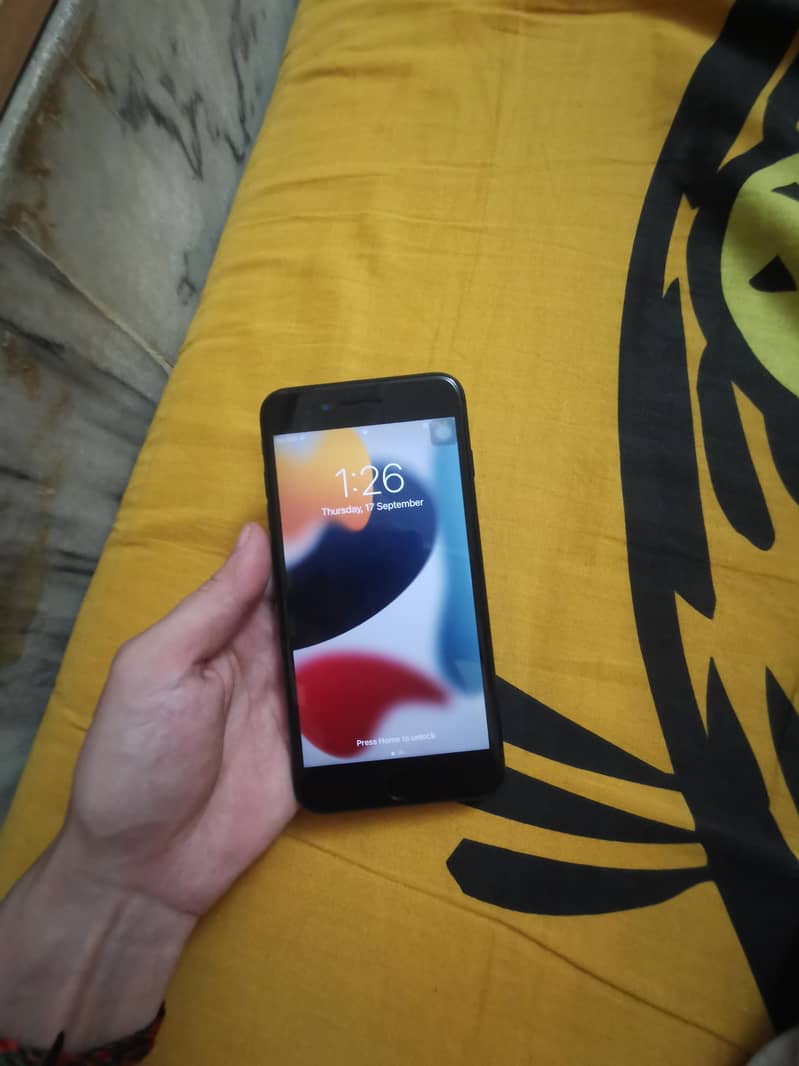 Apple iPhone 7 Plus 2