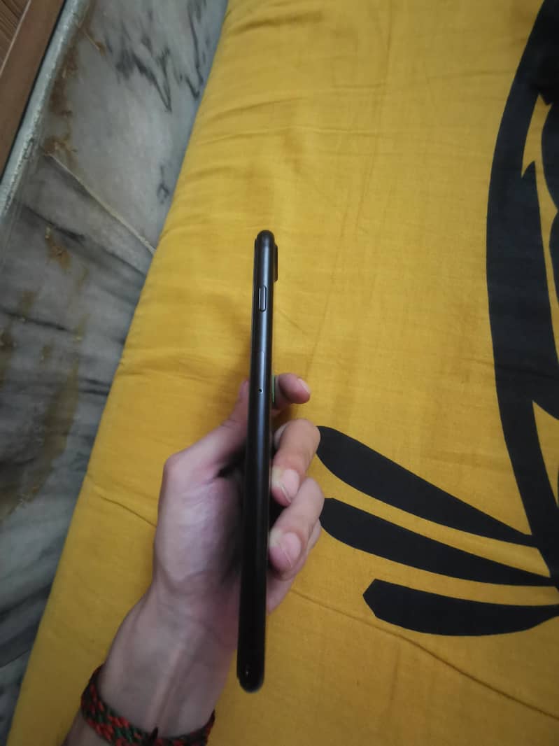 Apple iPhone 7 Plus 3