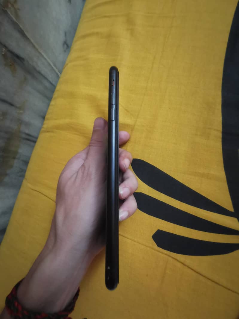 Apple iPhone 7 Plus 4