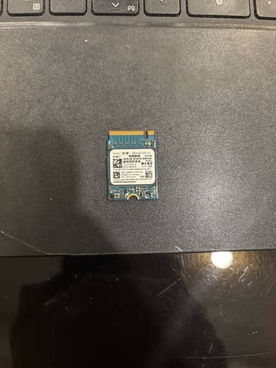 NVMe 512 GB, hard