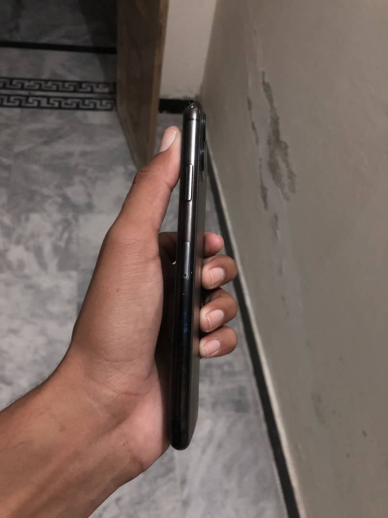 Apple iPhone 11 Pro Max 3