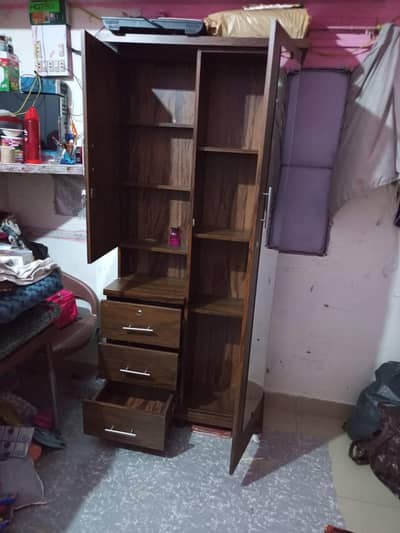 Wooden Wardrobe / Almirah for Sale in Good Condition