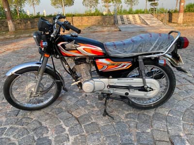 Honda 125 urgent for sale WhatsApp 03, 20, 31, 93, 8 98