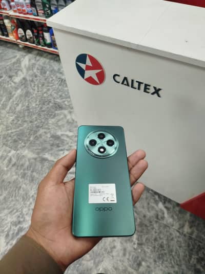 OPPO Reno12 F