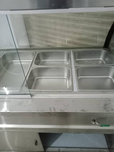 Restaurant counter