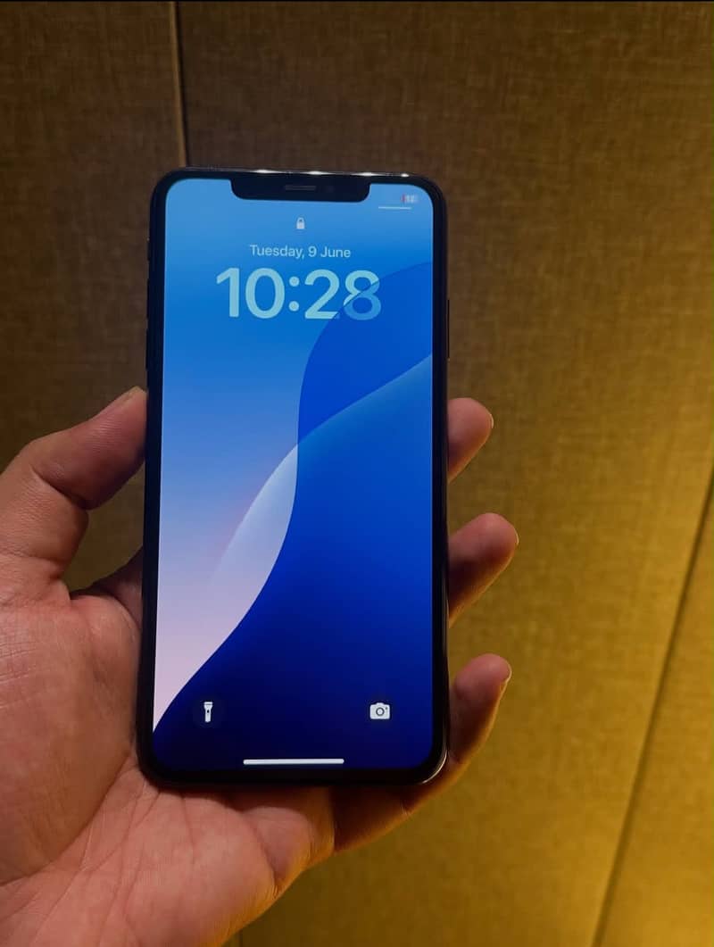 Apple iPhone XS Max 0