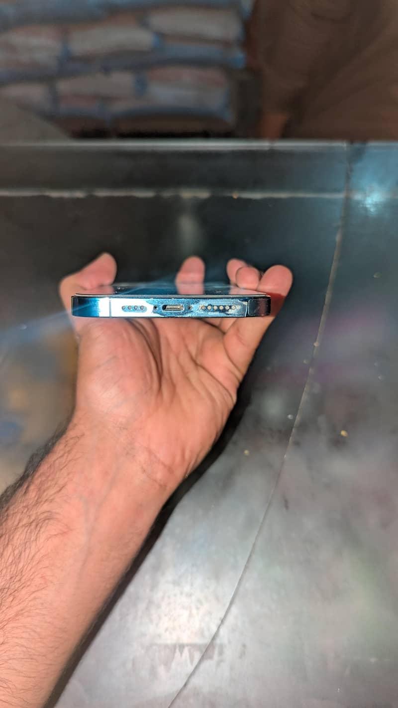 Apple iPhone 13 Pro Max 1