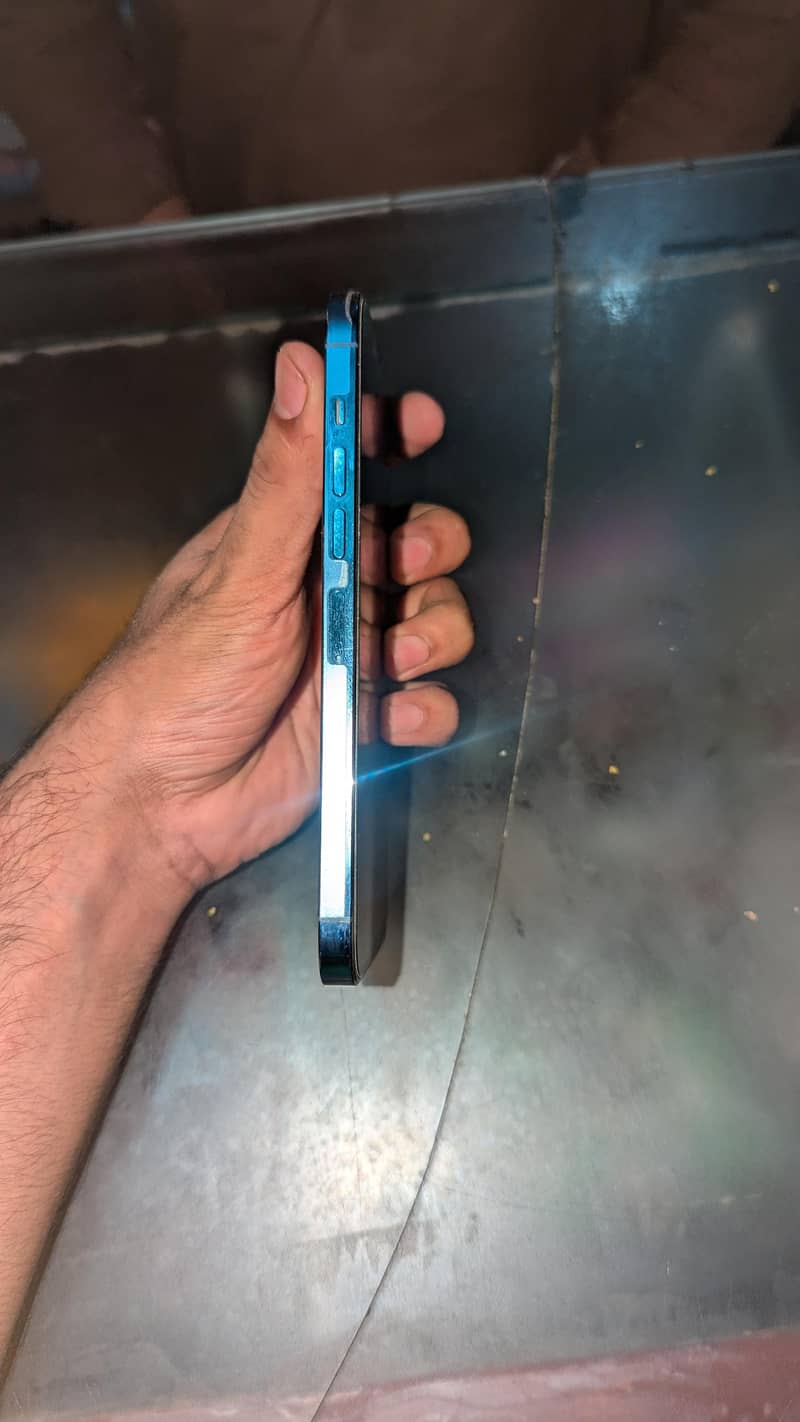 Apple iPhone 13 Pro Max 3
