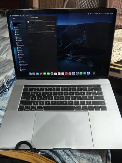 10/10 MacBook Pro 2019 model