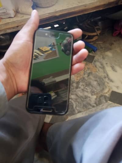Sharp Aquos r1