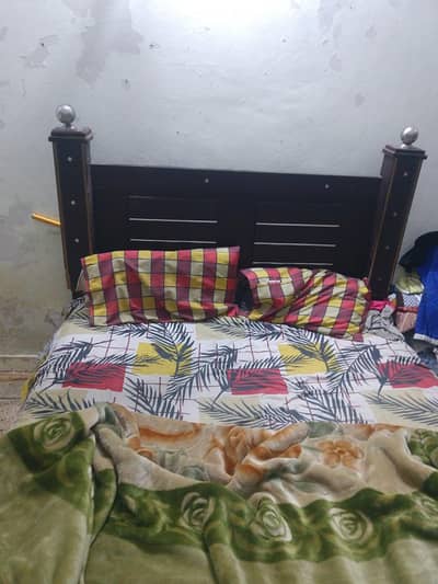 bed without mattress