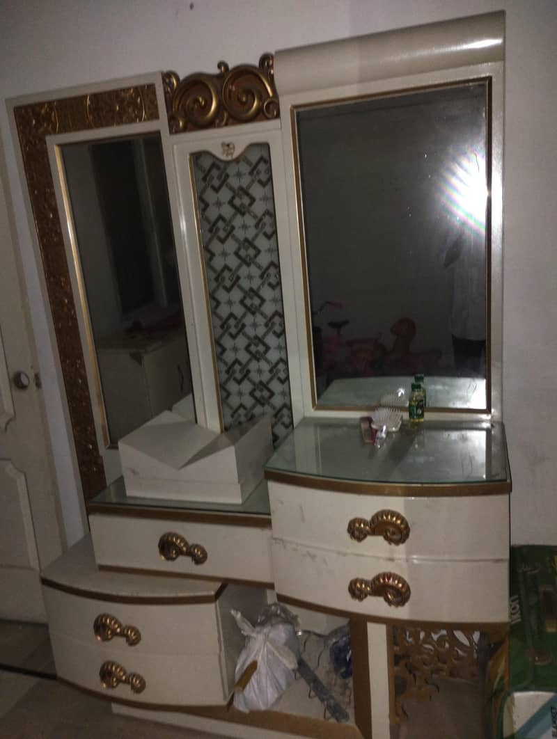 Dressing Drawers 0