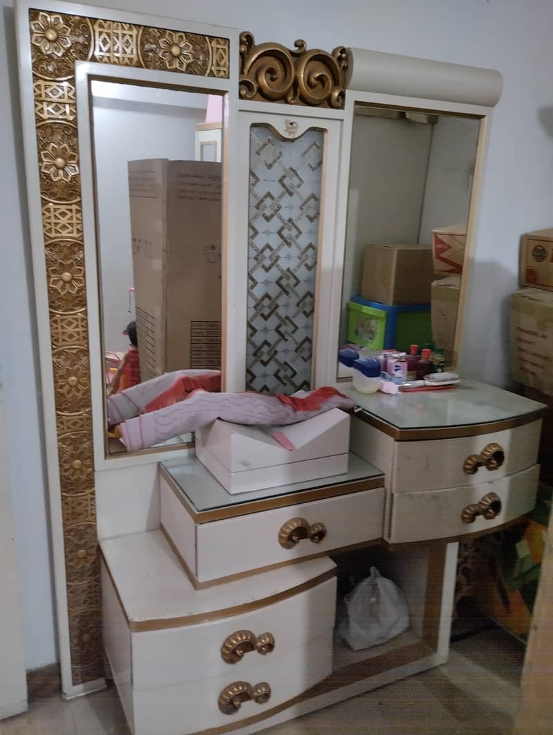 Dressing Drawers 1