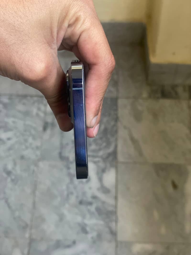 Apple iPhone 13 Pro Max 6