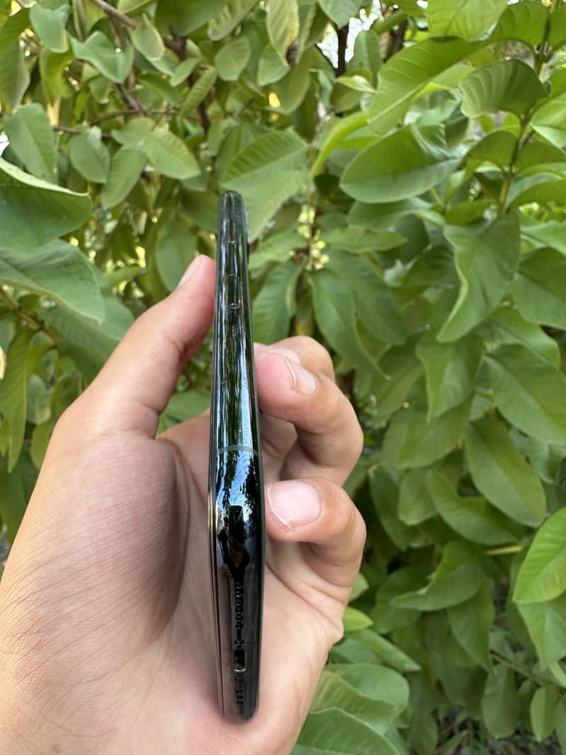 Apple iPhone 11 Pro 1