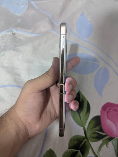 Samsung Mobile Z Flip 4