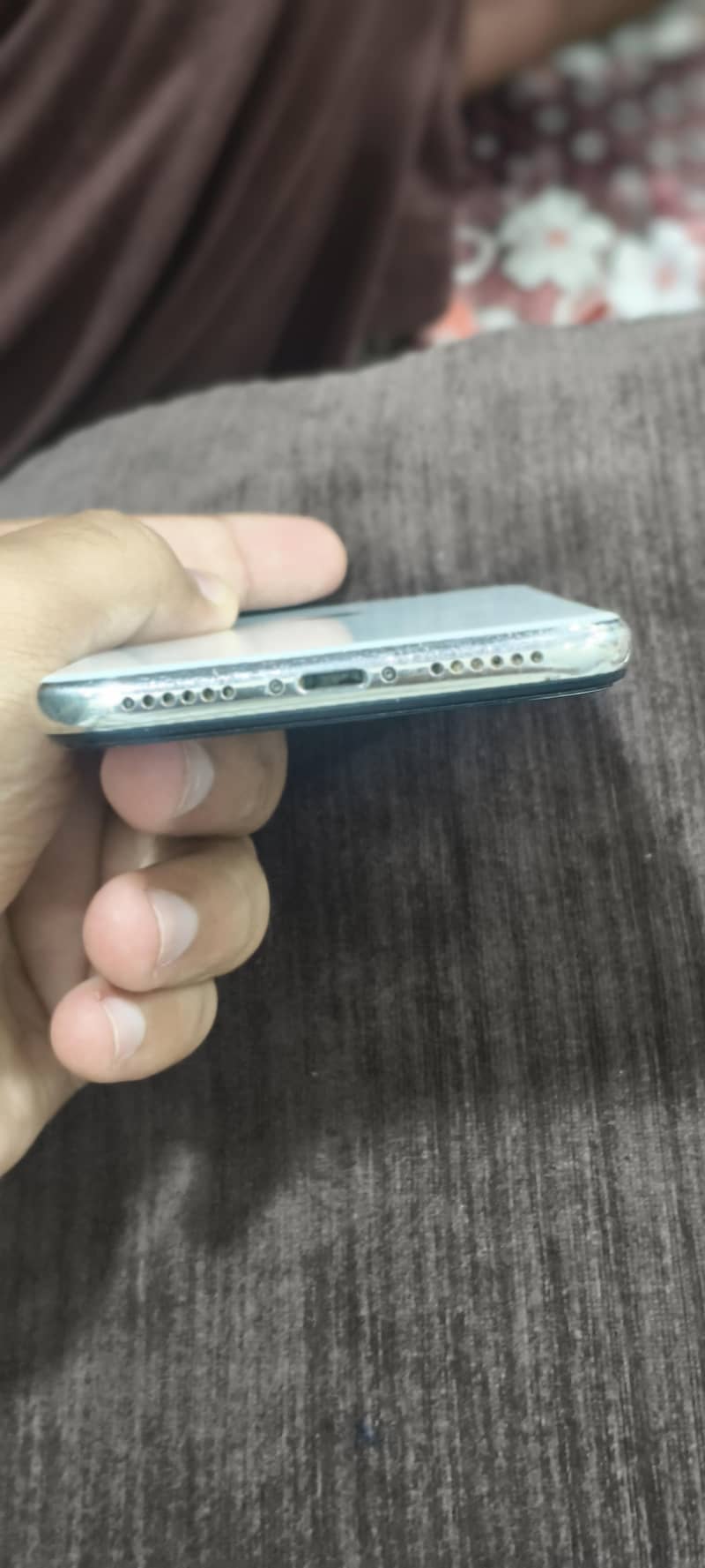 Apple iPhone X 4
