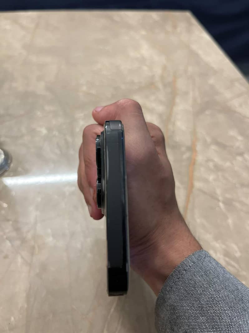 Apple iPhone 14 Pro Max 3