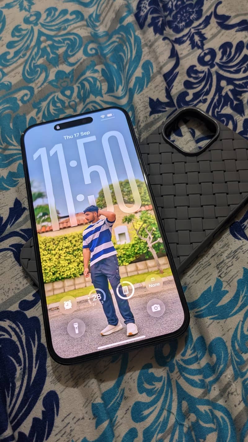Apple iPhone 15 plus 2