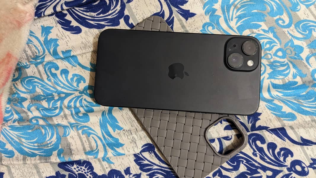Apple iPhone 15 plus 3