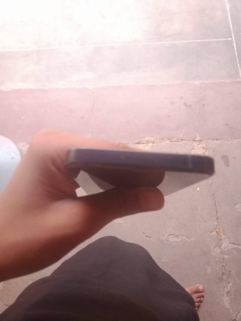 Apple iPhone 12 2
