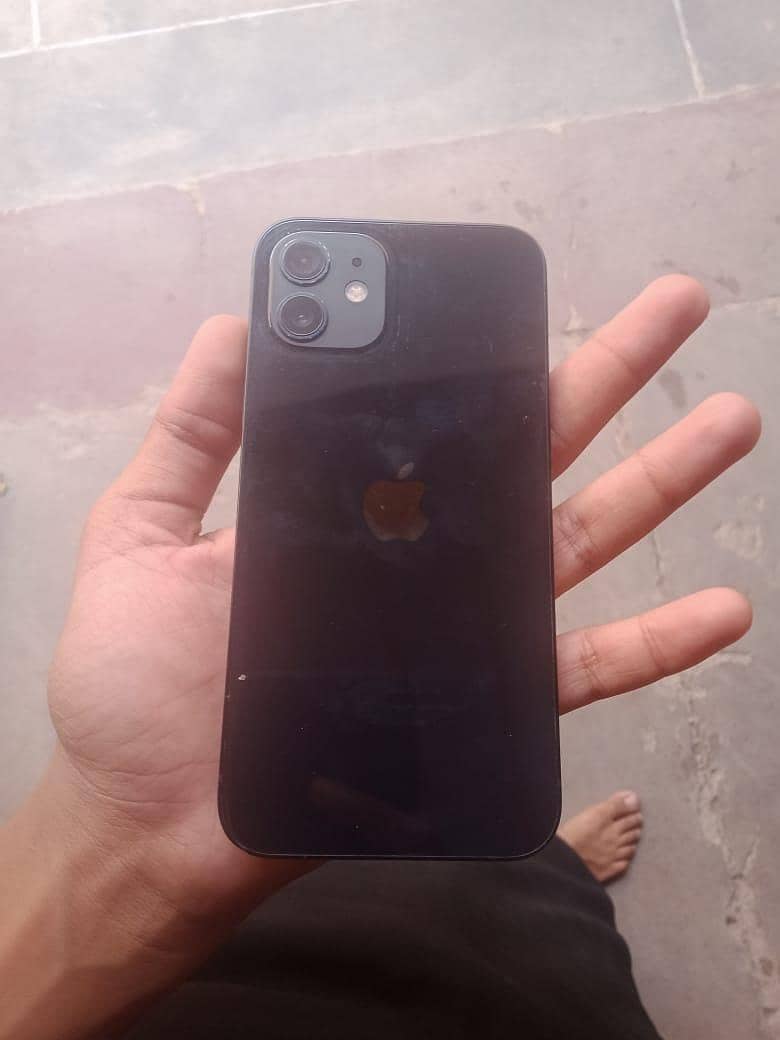 Apple iPhone 12 4