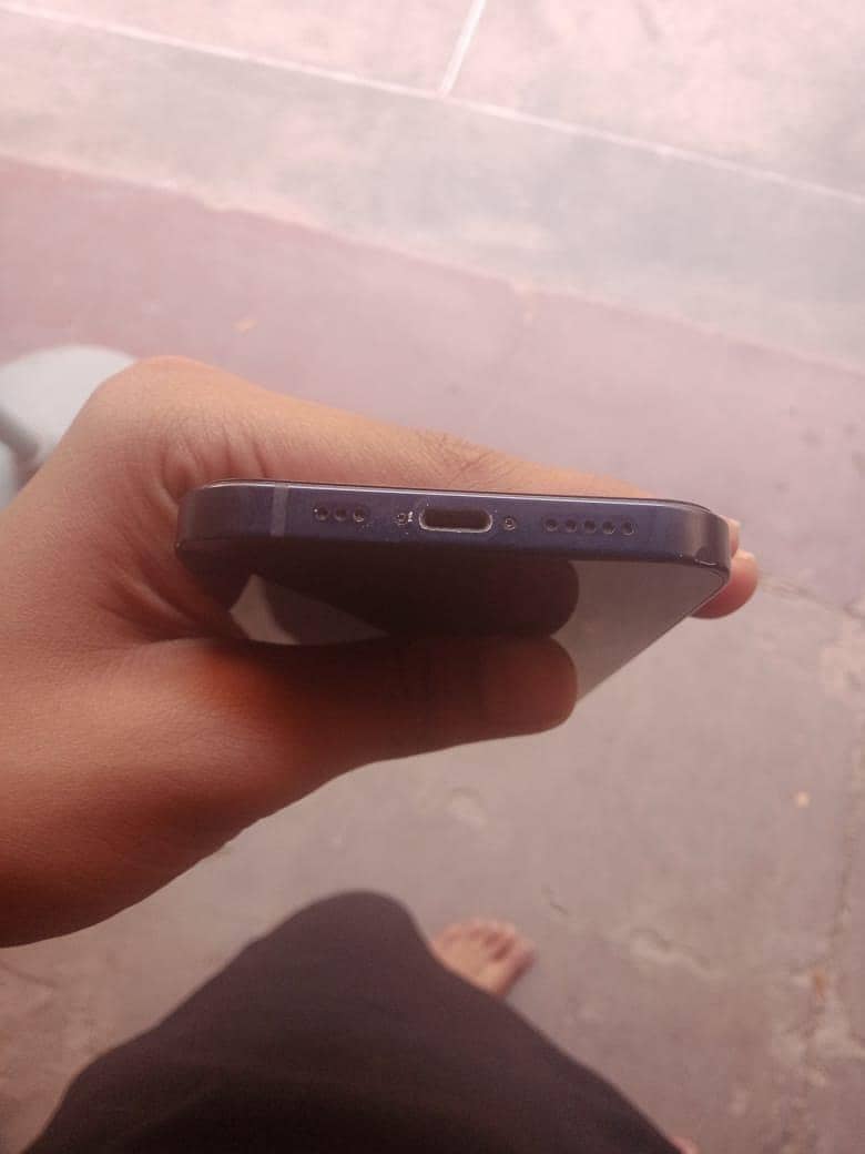 Apple iPhone 12 6