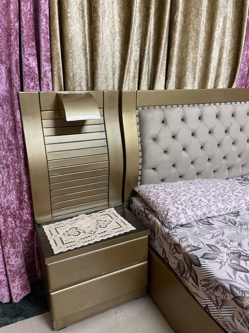 Bed with side tables 1