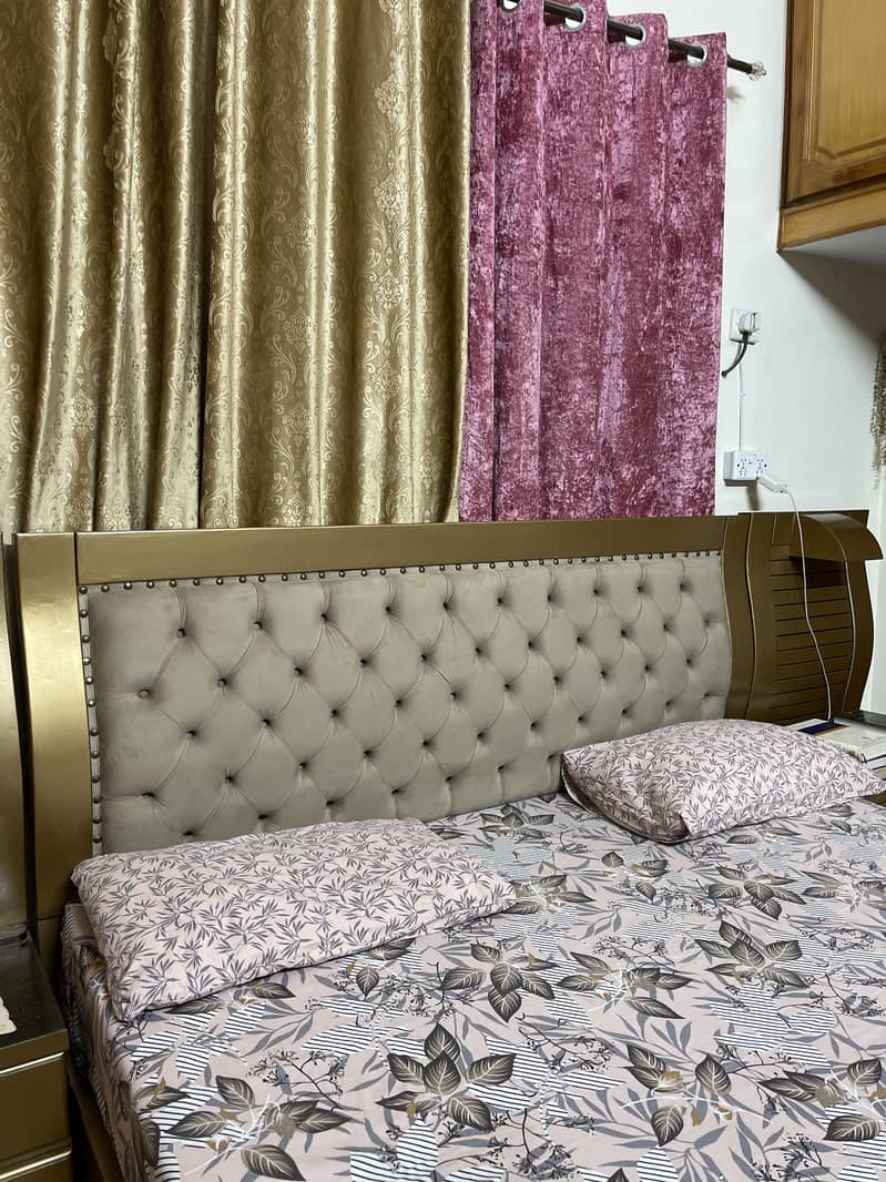 Bed with side tables 2