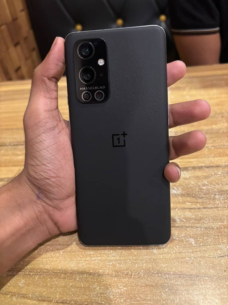 One Plus 9 Pro 8/256 6