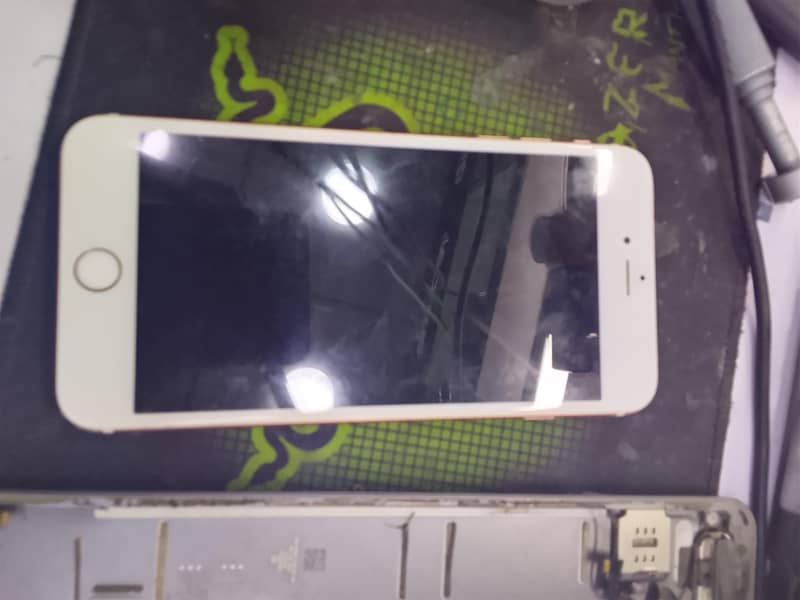 Apple iPhone 6 Plus 1