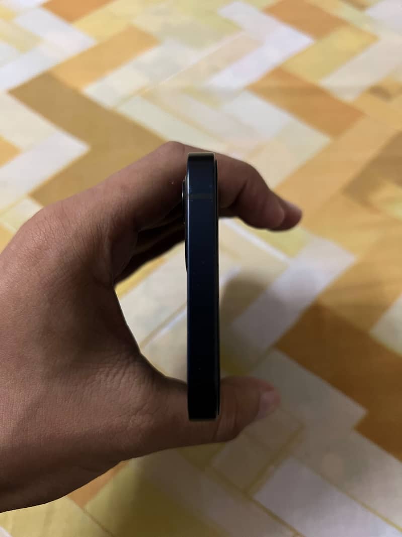 Apple iPhone 12 2