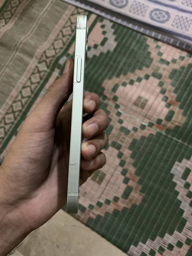 Apple iPhone 12 2