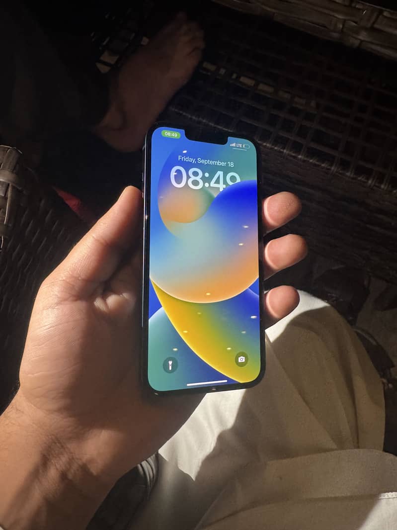 Apple iPhone 13 3