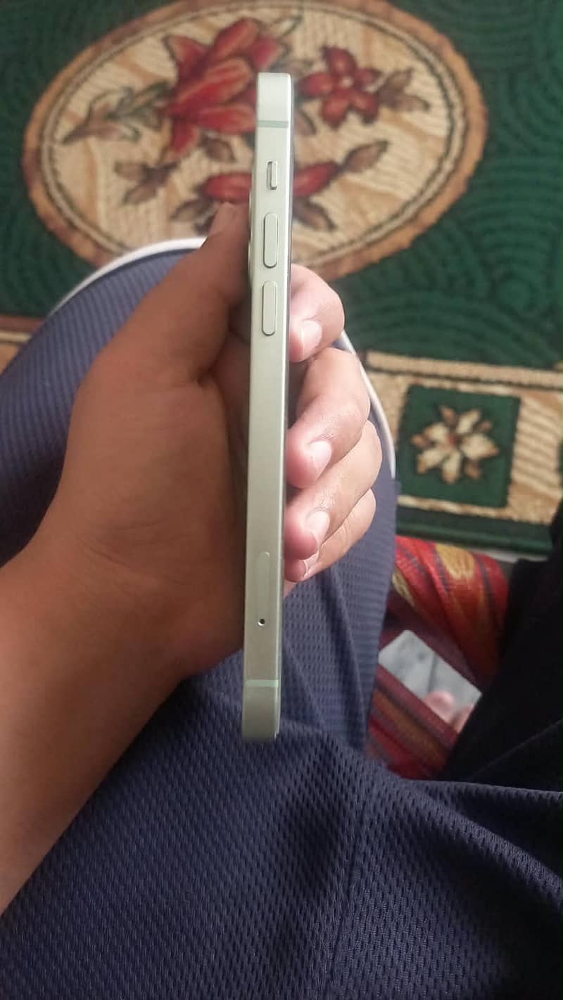 Apple iPhone 12 2