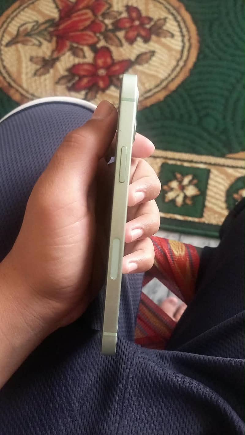 Apple iPhone 12 3