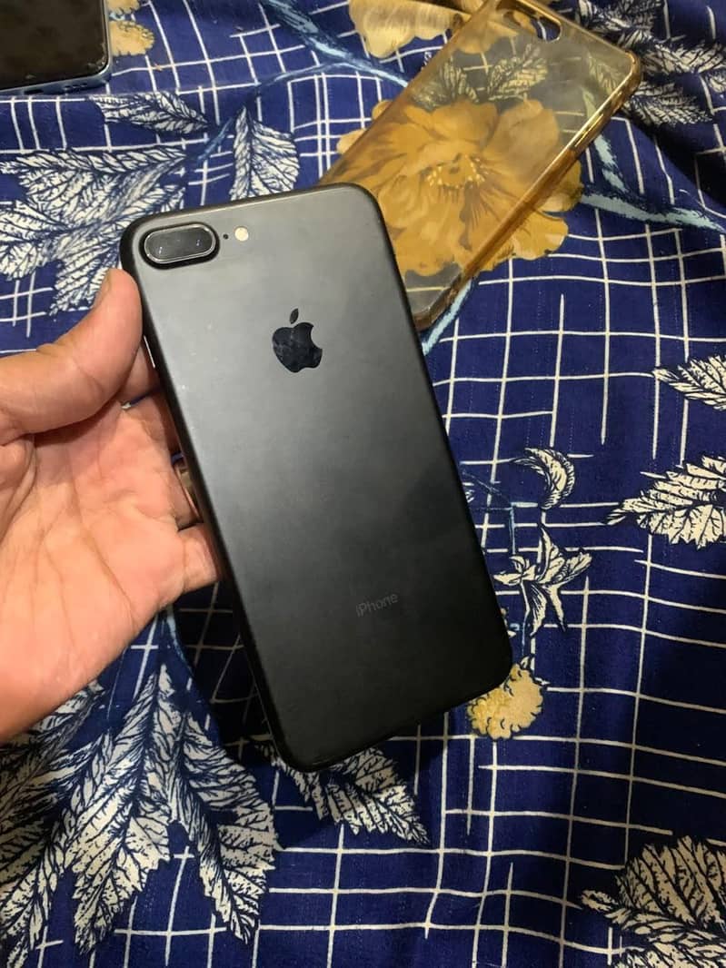 Apple iPhone 7 Plus 2