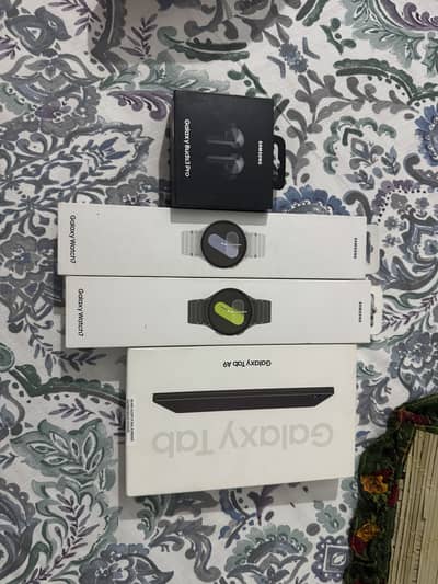 New Box Watch Glxy Watch 7. Buds3 pro.  Galaxy TabA9