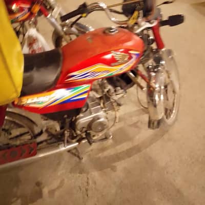 Honda 70 hr cheez working on hai arjant sale first owner hai