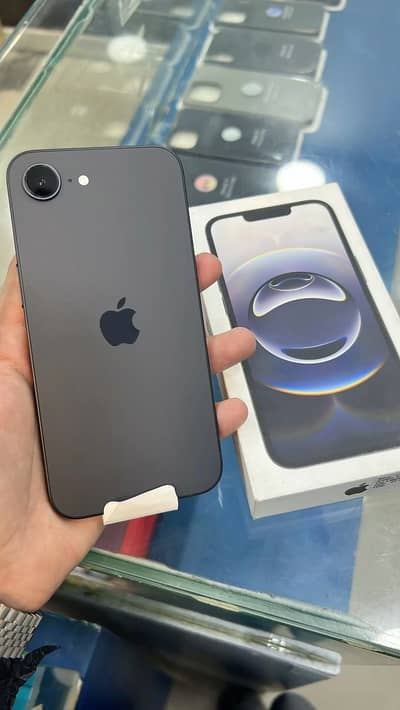 Apple iPhone 16e jv