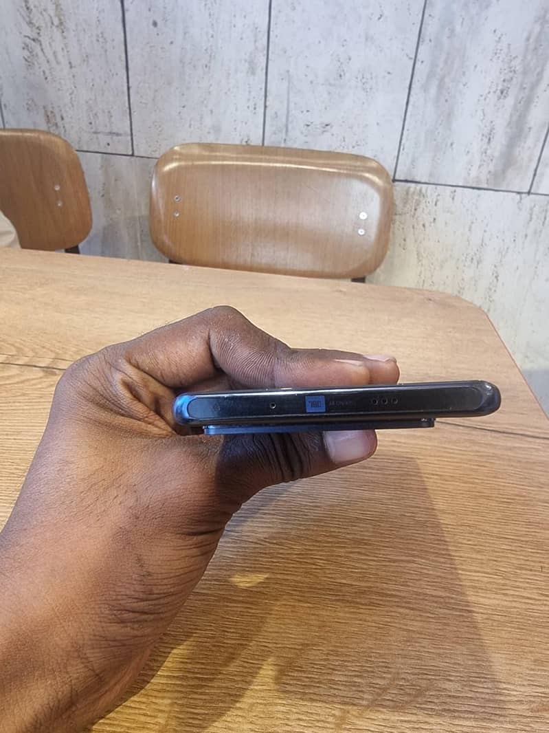 Infinix Note 40 Pro 4