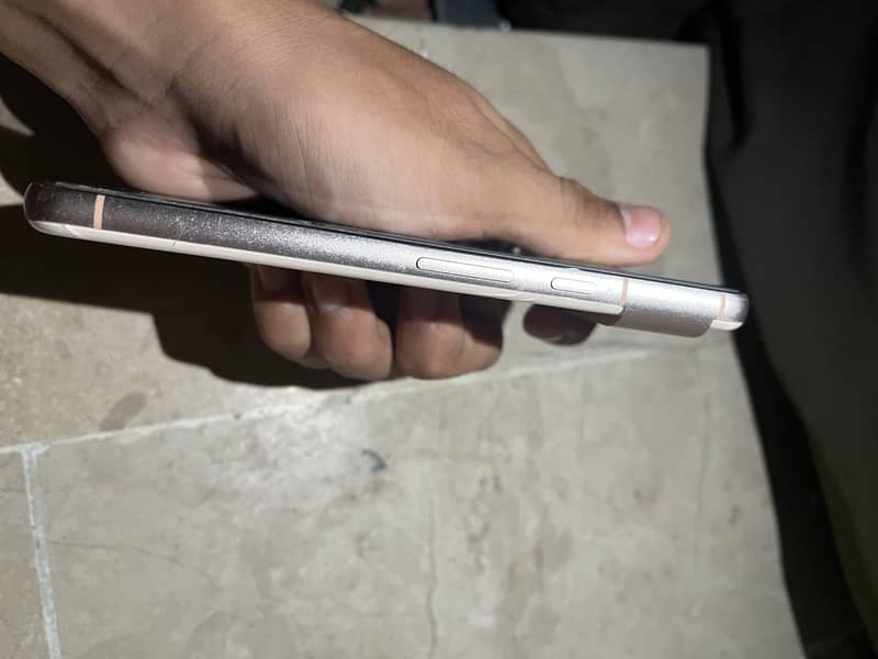 Google Pixel 8 5