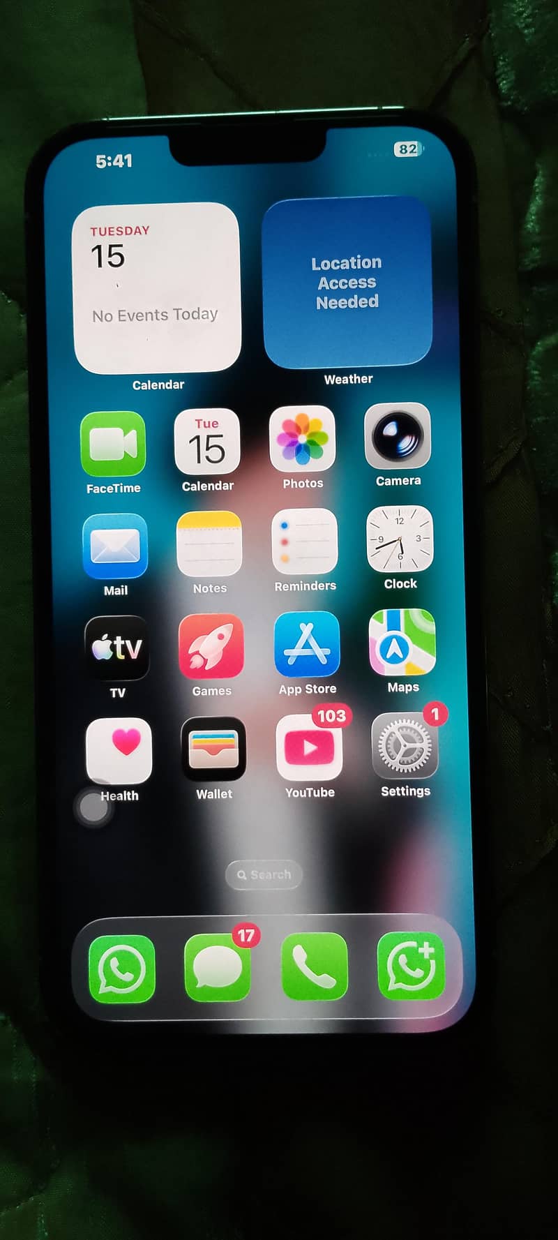 Apple iPhone 13 Pro Max. 2