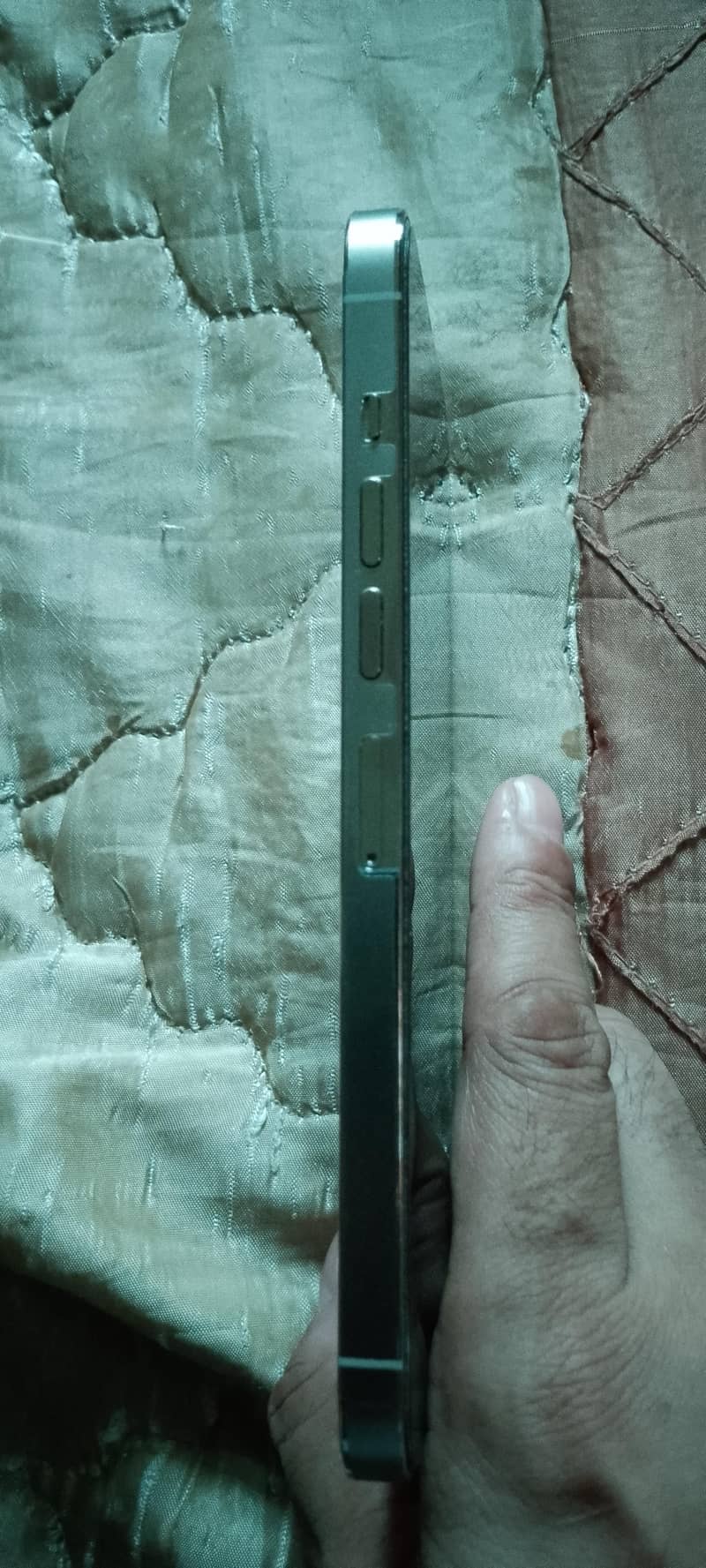 Apple iPhone 13 Pro Max. 4