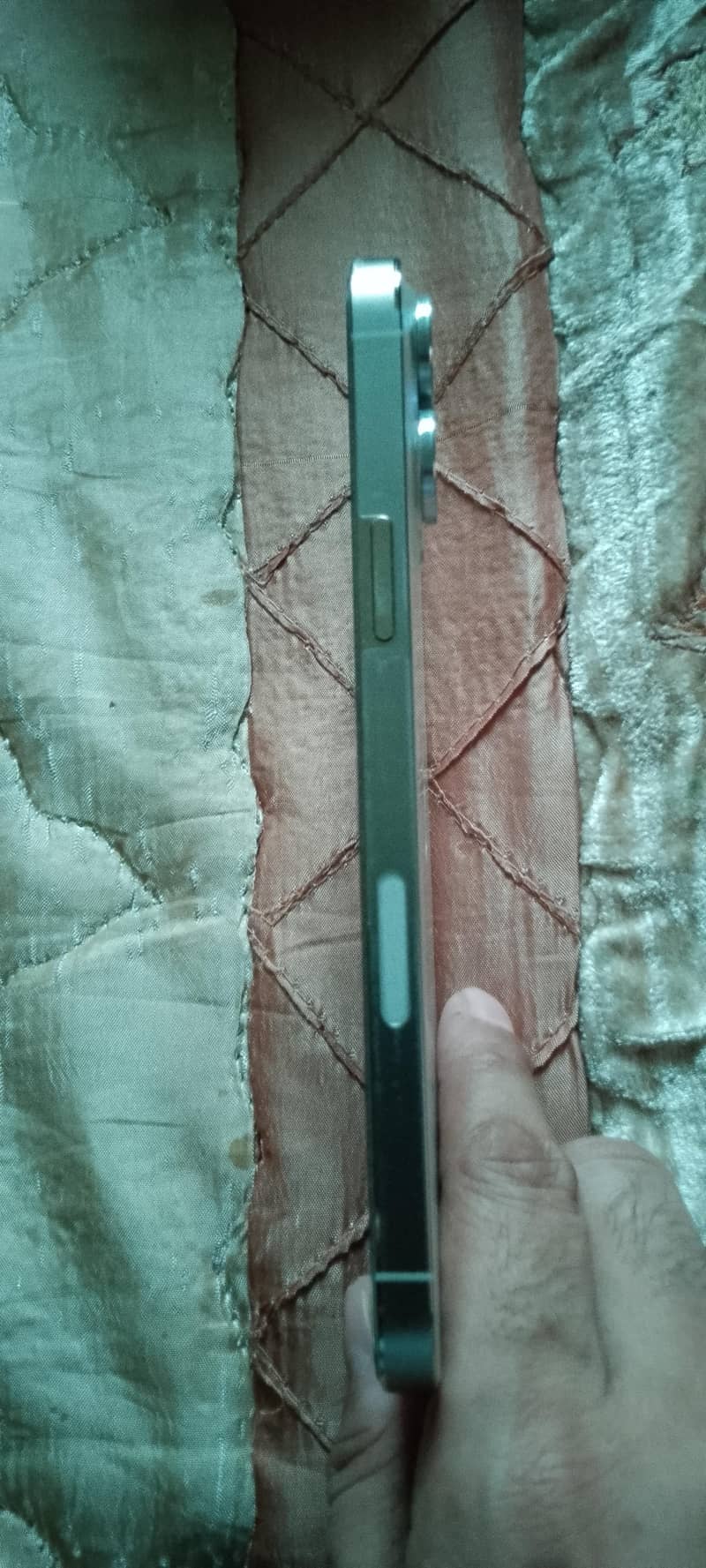 Apple iPhone 13 Pro Max. 6