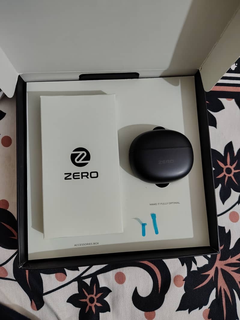 ZERO ROVER PRO EARBUDS 1