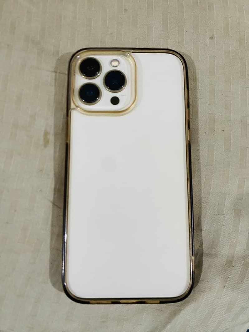 Apple iPhone 13 Pro Max 3