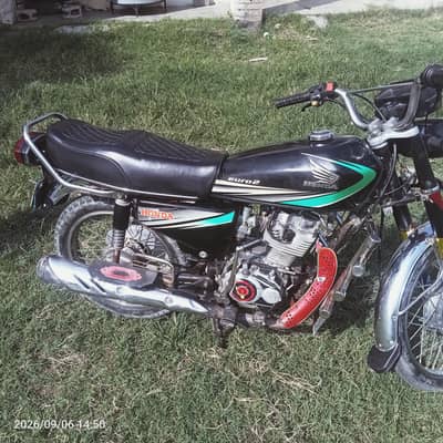 Honda 125 for sell 2012modal minwali ka number laga howa ha