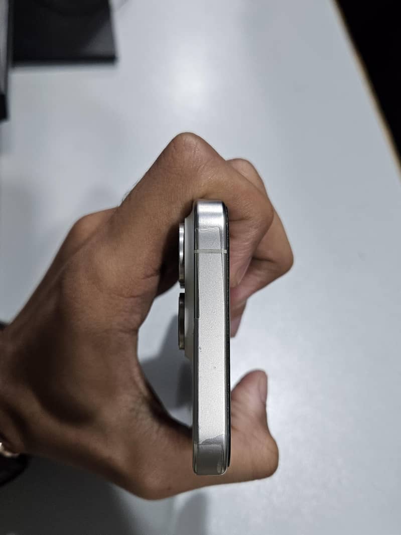 iPhone 15 Pro 3