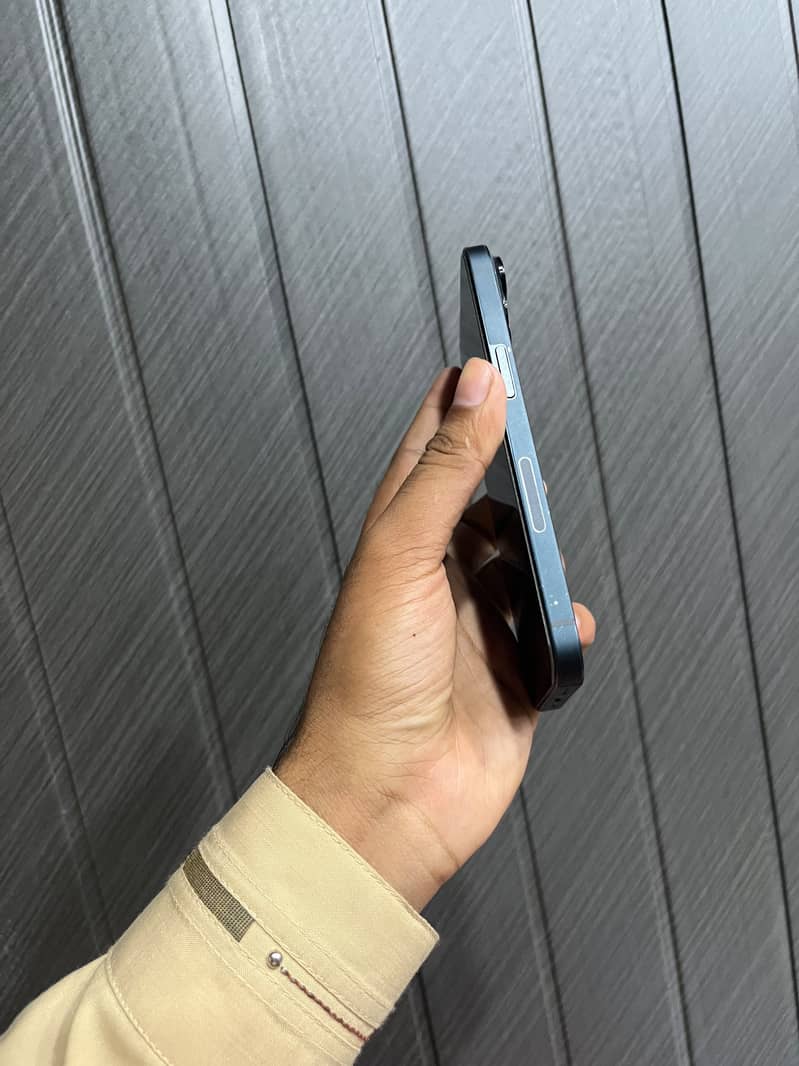 Apple iPhone 14 6